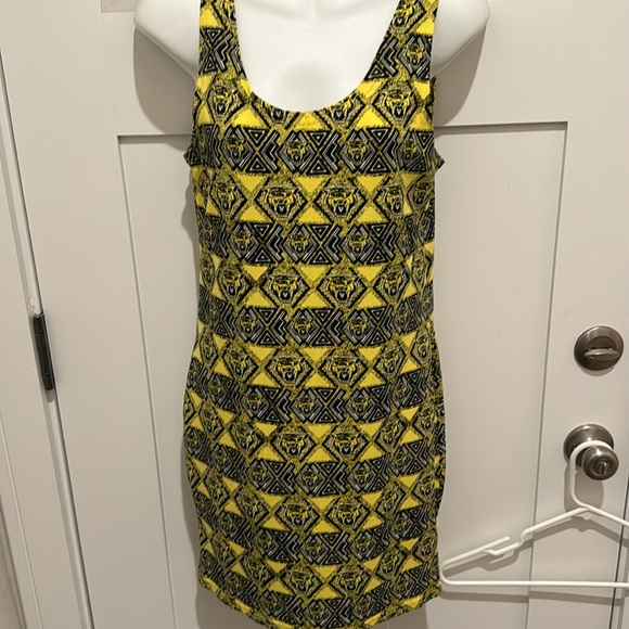H & M Bright Yellow and Black Tiger Print Mini Tank Dress - Picture 3 of 13